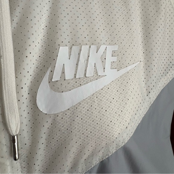 NIKE x SACAI sz M Gray White Pleated Back Windrunner Jacket 716917 Full Zip - Picture 4 of 16